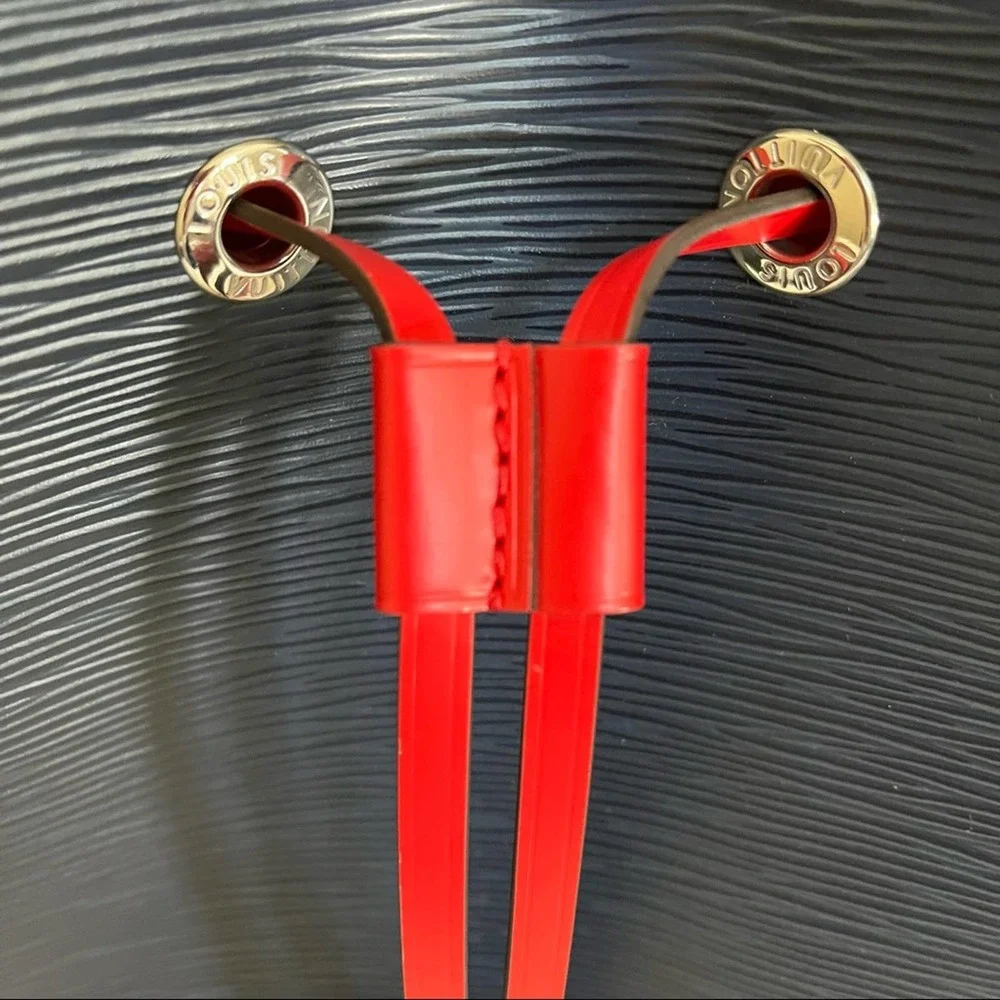 SOLD! Louis Vuitton Neonoe MM in Epi Leather Blue and Red - Picture 4 of 16